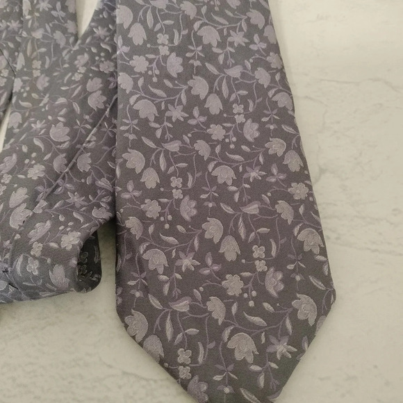 Roberto Villini Couture Silk Necktie Lavender Floral Cottage Core pattern 4 x 58 - Picture 2 of 8